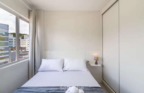 Pioneiros Apartment | Modern Apartment Near the BC Ferris Wheel Mbh0601