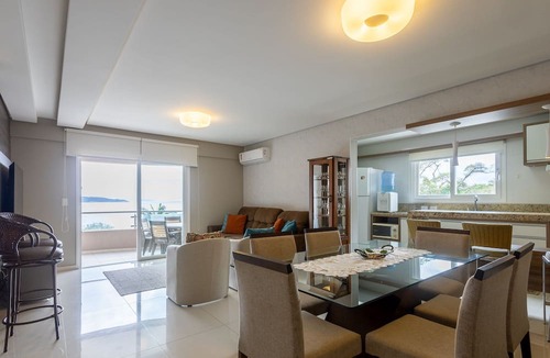 Centro Apartment | Sea View Apartment w Barbecue in Bombinhas Lga0201