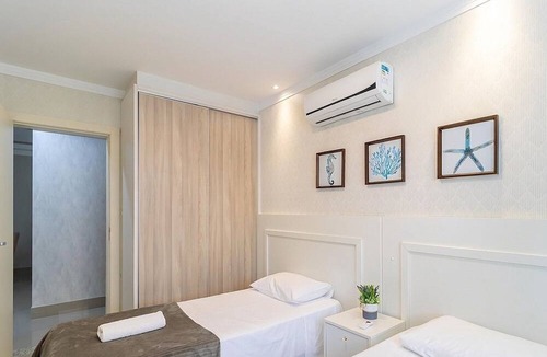 Quatro Ilhas Apartment | Apt Sea View w/BBQ in Bombinhas Arn0104