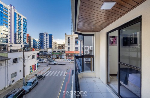 Castelo Branco Apartment | 3BR Apt w/Balcony 240m From Sea Meia Praia Eio203