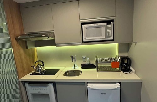 Agua Verde Apartment | Complete studio in Batel, Wi-Fi, kitchen and dining/work table