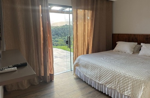 Palhoca Cabin | Chácara Pagará com Jacuzzi e Piscina