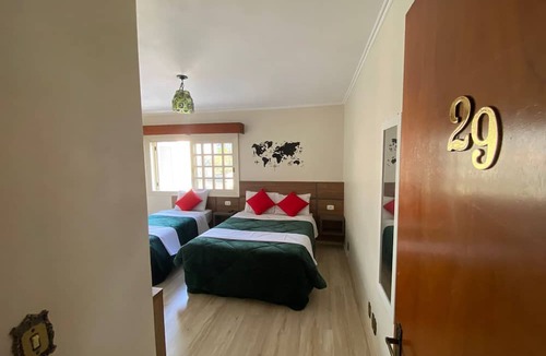 Sao Pelegrino House | Casa do Rogério Hostel - shopping