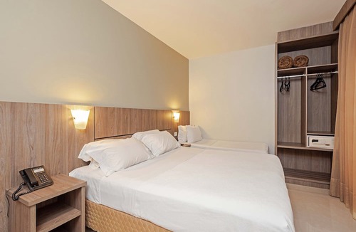 Jardim das Americas Hotel | SLIM Curitiba Av. das Torres