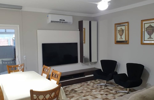 Centro Apartment | Excellent 2-bedroom apartment in the center of Bombinhas, 300 meters from the beach.