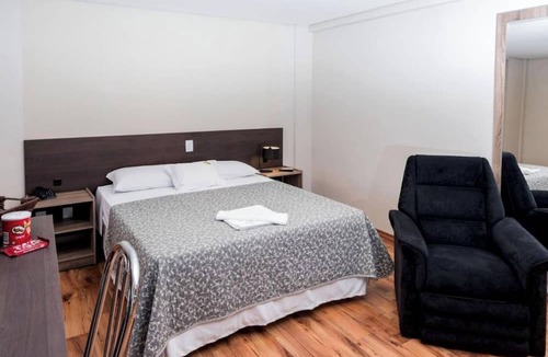 Telemaco Borba Hotel | Downtown Escape | 0.25 mi to Horácio Klabin Square + Dining & City Strolls