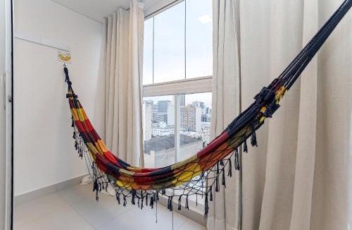 Matriz Apartment | Apartamento 1307 - Manhattan Tower · Refúgio Urbano no Centro com Rede na Sacada | 3p