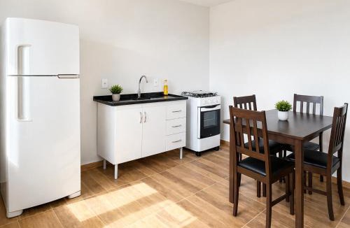 Brazmadeira Apartment | Hotel Cascavel - Apartamentos com Cozinha e Estacionamento!