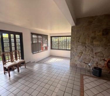 Balneario Tres Marias Villa | Sobrado a 30m praia com 4 suites, vista mar, Wi fi, Piscina