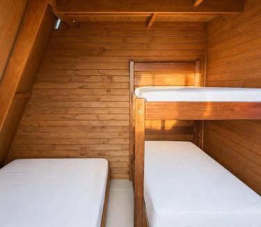 Guaratuba Ski Chalet | Conjunto Chalé Guará Guaratuba PR Até 6 Hóspedes