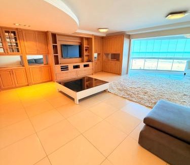 Barra Sul Apartment | Penthouse 500m² Av. Atlântica Frente Mar e Spa