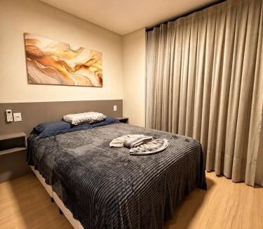 Centro Apartment | Apartamento 2 Quartos Premium com Suíte no Centro com Piscina, Academia e Garagem - Prédio de Alto Padrão