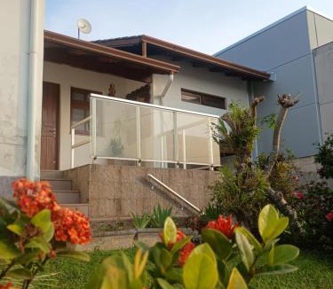 Estancia Velha House | Quarto com banheiro privativo em Estância Velha