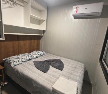 Ahu Apartment | Studio 1 com Ar condicionado Quente e Frio Completo perto de tudo WIFI e lavanderia