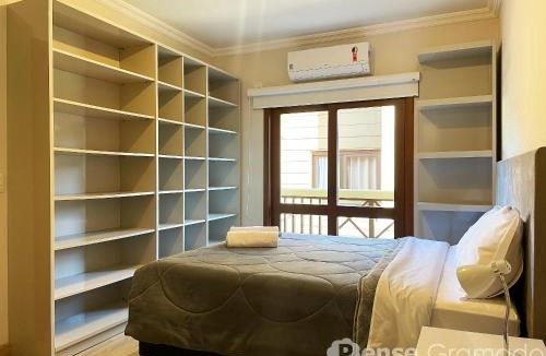 Dutra Apartment | D. Alfredo - Apto 3 quartos (2 suítes e 3 banheiros) c/banheira, 2 vagas de garagem em Gramado
