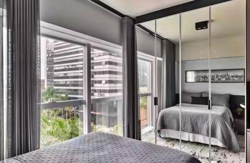 Civic Center Apartment | Studio 406 no Centro Cívico com Piscina Aquecida, Academia, Sauna e Garagem