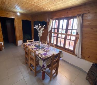 El Mollar House | Cabaña al pie de la montaña
