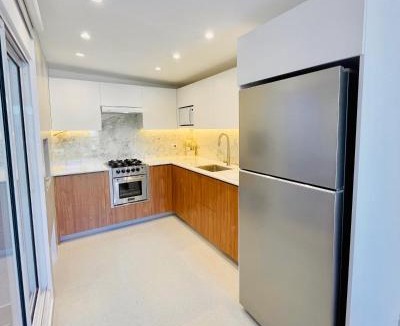 Campina do Siqueira Apartment | Apartamentos de 1 e 2 quartos com garagem próximo ao Parque Barigui Domo Hospedagem