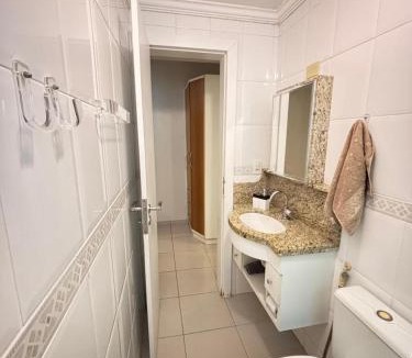 Andorinha Apartment | Apto proximo ao mar rua 224 Meia Praia