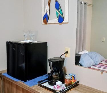 Meia Praia Apartment | Quarto em Casa da Mih 3 km do Aeroporto , 1 km da Praia