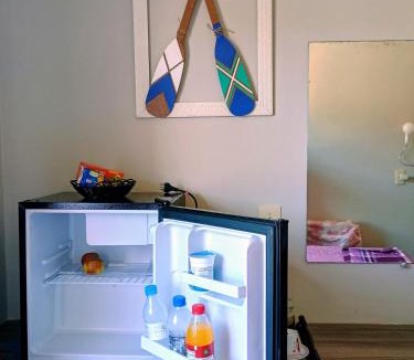 Meia Praia Apartment | Quarto em Casa da Mih 3 km do Aeroporto , 1 km da Praia