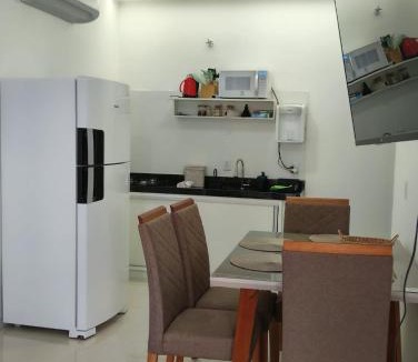 Centro Apartment | Apto Moderno a 700 metros da praia com varanda
