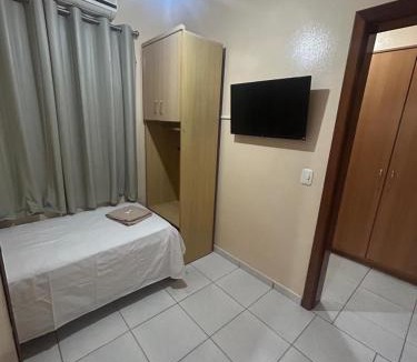 Navegantes Hotel | Golden Hotel Ltda - Próximo a DPM, Aeroporto, Rodoviaria Porto Alegre, Arena do Grêmio