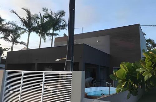 Ubatuba House | Casa com piscina na Enseada São Francis do Sul SC
