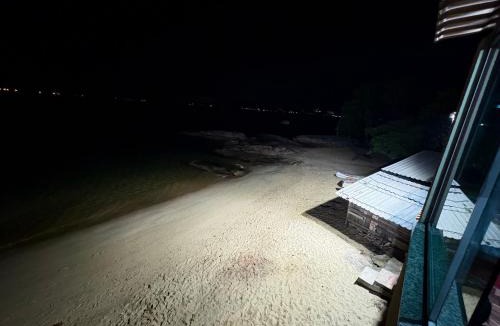 Ponta Leste House | Casa Vista Azul - A verdadeira casa Pé na areia!