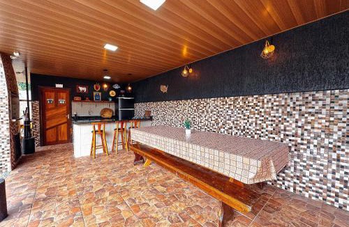Limeira Baixa House | Casa espaçosa com churrasqueira