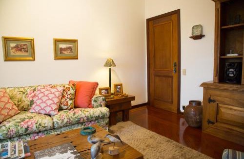 Vila Inglesa Apartment | Apartamento em condomínio em Campos do Jordão