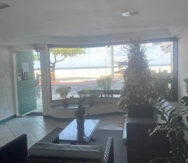 Barra Sul Apartment | Apê de fundos em condo beira mar com garagem e Wi-Fi
