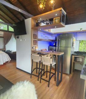 Campo Largo Ski Chalet | Linda Cabana com Vista Incrível nas Montanhas com Trilha, Cachoeira e Alexa