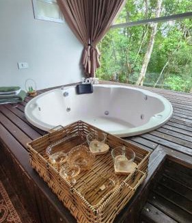 Campo Largo Ski Chalet | Linda Cabana com Vista Incrível nas Montanhas com Trilha, Cachoeira e Alexa