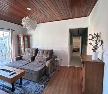 Armacao House | Casa de 2 dormitórios com piscina e quintal