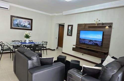 Andorinha Apartment | 3 suítes grandes, 4 garagens, Vista mar, ótima localização a 2 minutos do mar em Meia Praia - Itapema