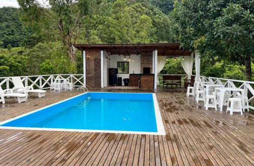 Bom Retiro House | Casa de Campo com Piscina até 10 Hóspedes