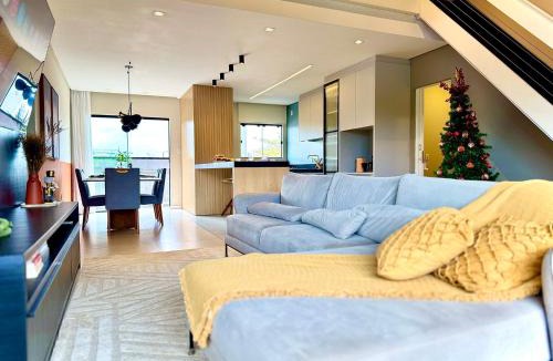Praia da Armacao do Itapocoroi House | Casa Completa com Piscina Churrasqueira Wi-Fi a 300m da Praia Acomoda 10 Pessoas, 3 Quartos com Ar-Condicionado