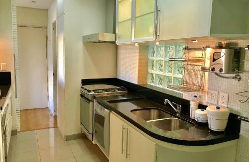 Republica Apartment | BHaus Family Republica - Grand Apartment 126m2 e 2 suítes - Prédio Histórico - Centro - Ao lado do metrô - Acomoda 4 pessoas