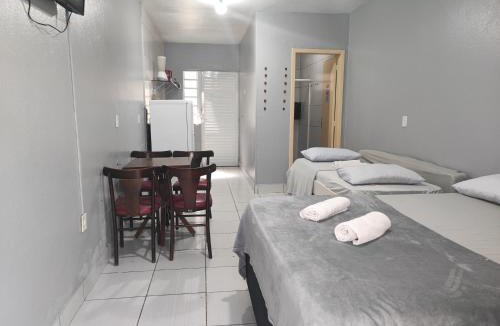 Castelo Branco Apartment | Meia Praia - Cozinha Garagem Ar Wi-Fi e Enxoval - Residencial Recanto dos Pássaros
