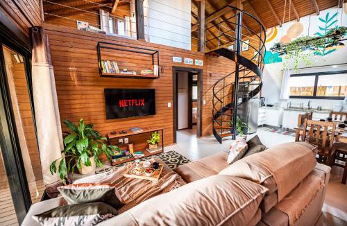 Vila Esperanca House | Cabana Aconchegante a 800m da Praia com 4 Quartos, Lareira Externa, Aquecedor em 2 Quartos, Netflix e Pet Friendly