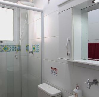 Pereque-Acu Apartment | Aptº TOP 2 Quartos com Varanda, 400 m da Praia, em Condomínio com Piscinas, Sala, Smart TV, Sofá Cama, com 2 Banheiros, Cozinha Planejada Completa, Wi-Fi 200 mbps, Ares-condicionados, Churrasqueira, Máquina de Lavar e Tanque, Estacionamento, Portaria 24 h