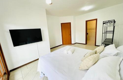 Jurere House | Casa Oásis | Jurerê | 400m do mar | 6 qtos com a/c