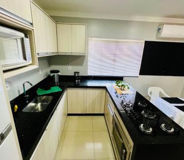 Santa Cruz House | Moderno Sobrado Climatizado com Ar Quente e Frio