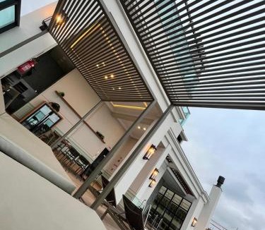 Morretes Apartment | Luxuoso Apartamento com Rooftop Vista Mar, Piscina Aquecida e Ofurô