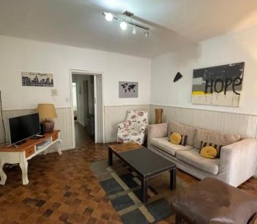 Bahia Blanca House | CASA BARRIO UNIVERSITARIO Nicaragua 920