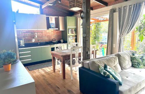 Nacoes Cabin | RECANTO DOS PASSARINHOS LINDA CASA COM 2 quartos