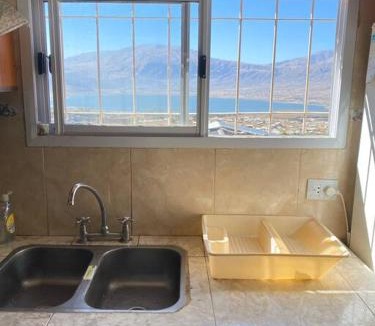 El Mollar House | Casa en la montaña con gran vista al valle y lago