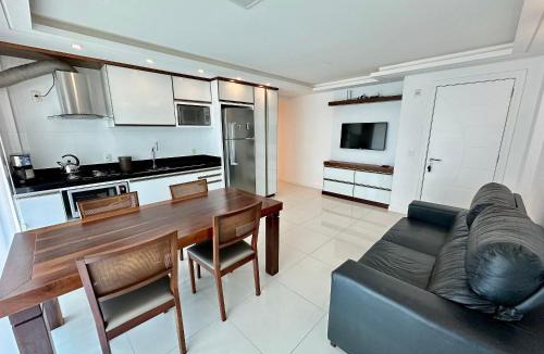Quatro Ilhas Apartment | Residencial Ilha do Arvoredo - Praia de 4 Ilhas, próximo ao mar.