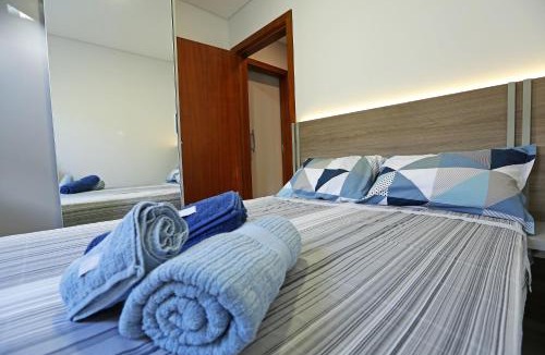Campeche Central Apartment | Cobertura Duplex no Campeche Florianópolis, 2 quartos com ar-condicionado, 3 banheiros, WiFi 1Gb, Cozinha completa, Estacionamento, Amplo terraço coberto com churrasqueira